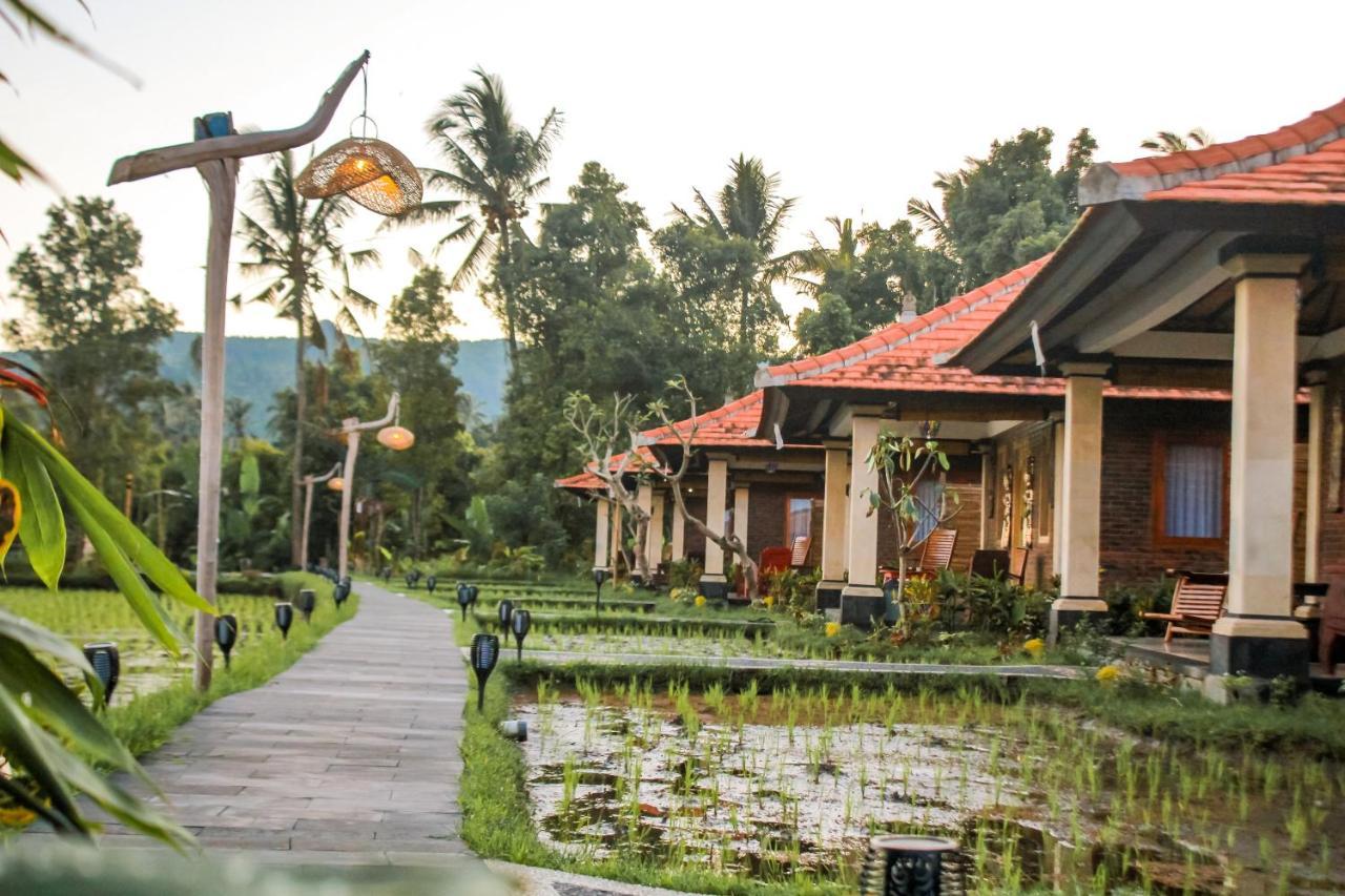 Sri Lestari Banyuatis Villa Munduk  Exterior photo