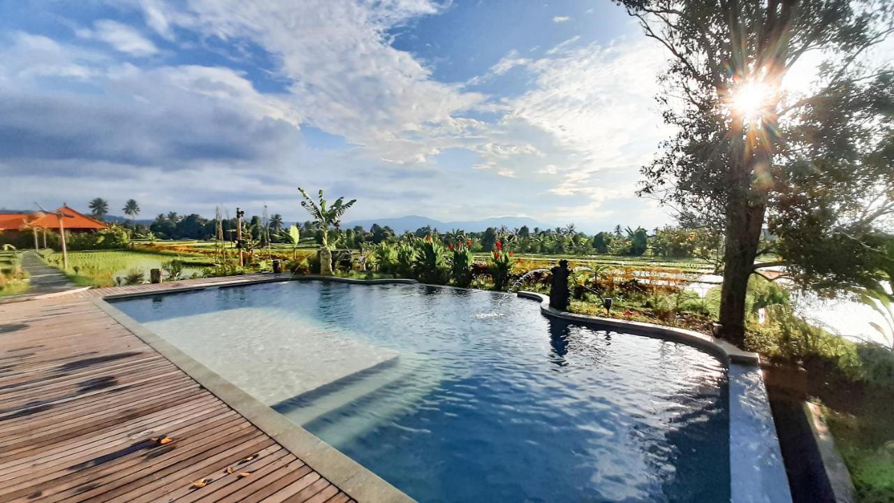 Sri Lestari Banyuatis Villa Munduk  Exterior photo