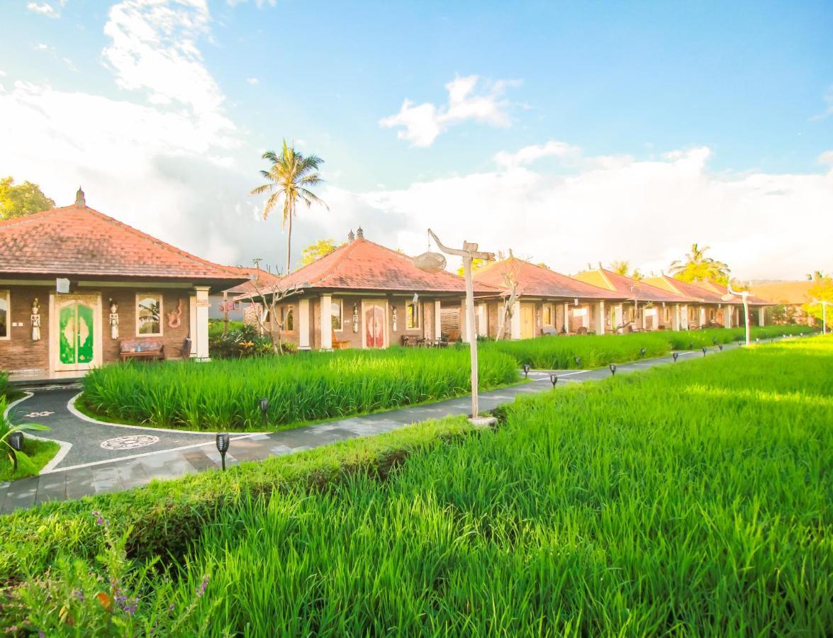 Sri Lestari Banyuatis Villa Munduk  Exterior photo