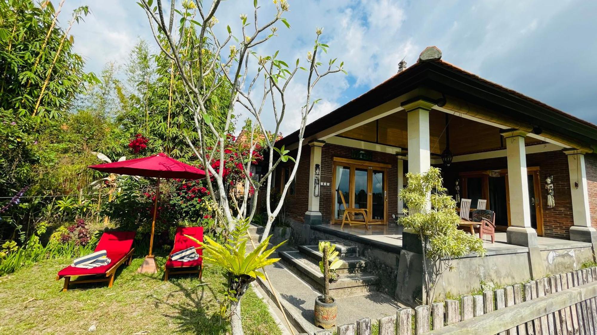 Sri Lestari Banyuatis Villa Munduk  Exterior photo